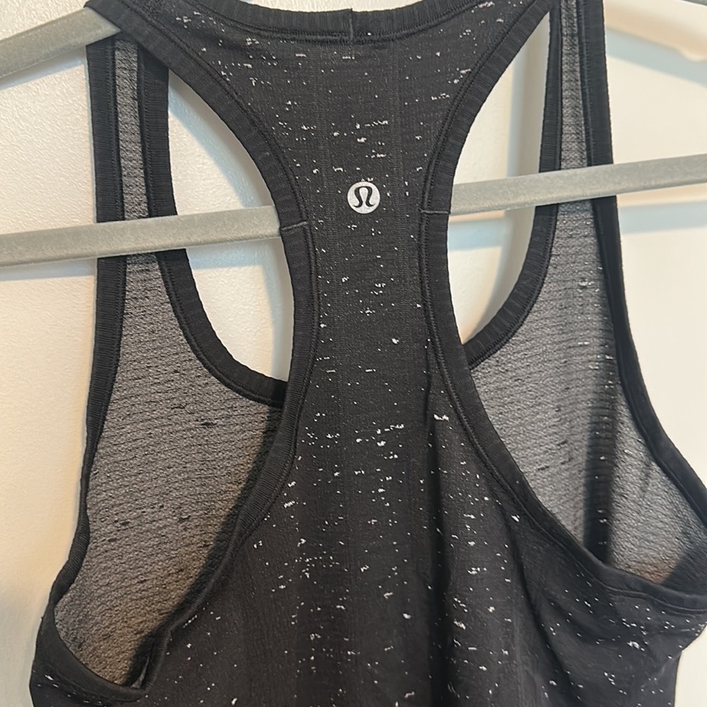 Black Lululemon Swiftly Tech Razorback Tank - Picture 5 of 6